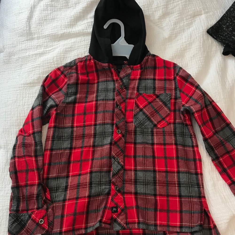 Boys (8/10) Plaid Button Down Hooded shirt.